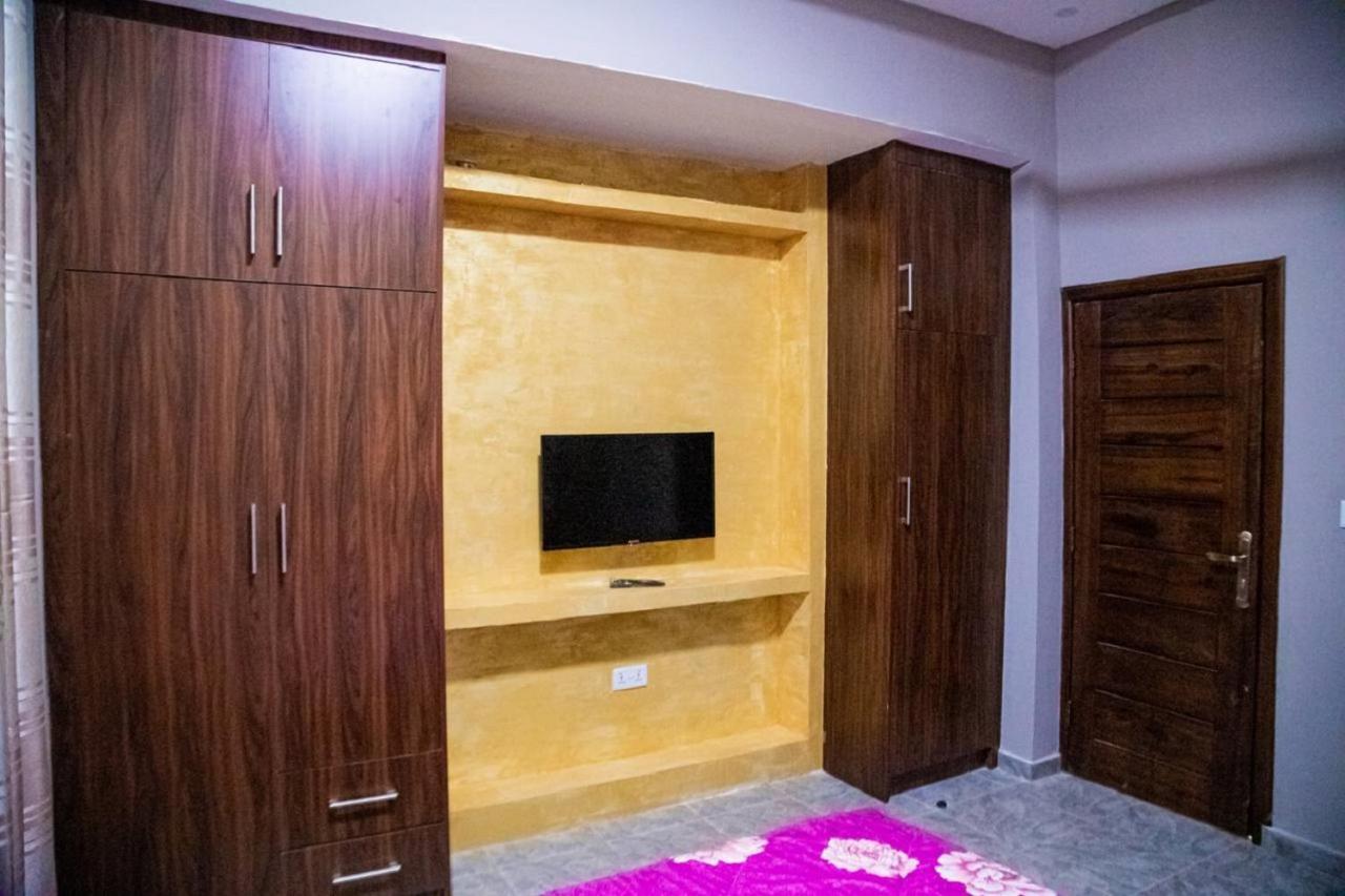 Bays Boutique Apartment อักกรา ภายนอก รูปภาพ