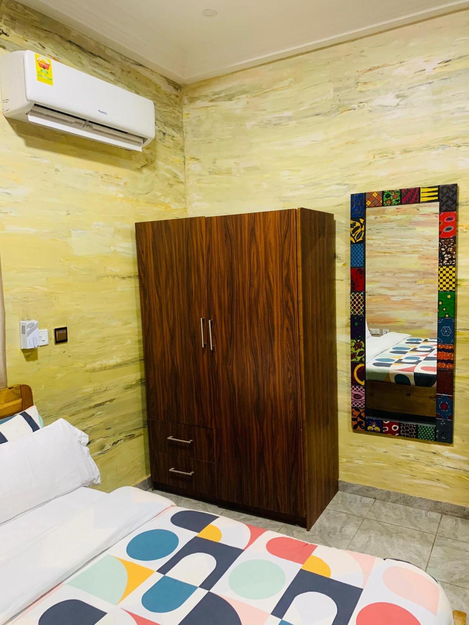 Bays Boutique Apartment อักกรา ภายนอก รูปภาพ